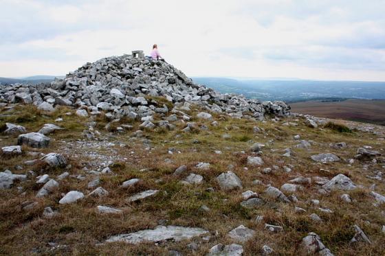 Tair Carn Isaf (Barrow / Cairn Cemetery)