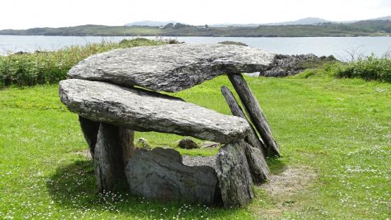 Altar (Wedge Tomb)