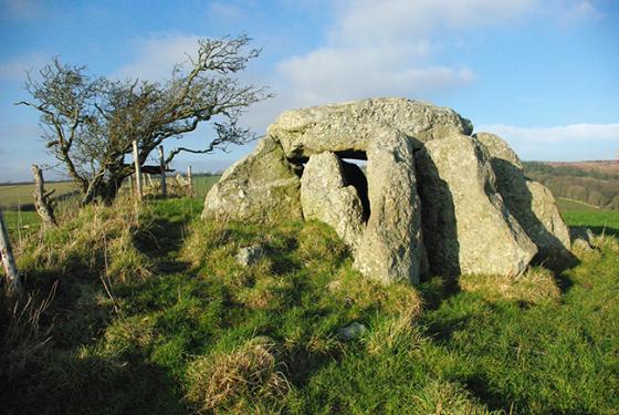 The Hellstone (Dolmen / Quoit / Cromlech)