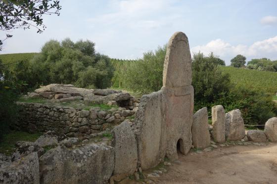 Coddu Vecchju (Tomba di Giganti)