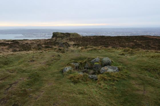 Cave Hill (Cairn(s))
