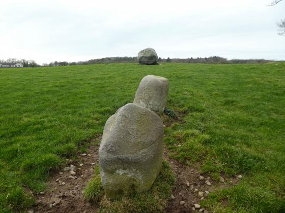 The Wren’s Egg & Nest (Standing Stones)