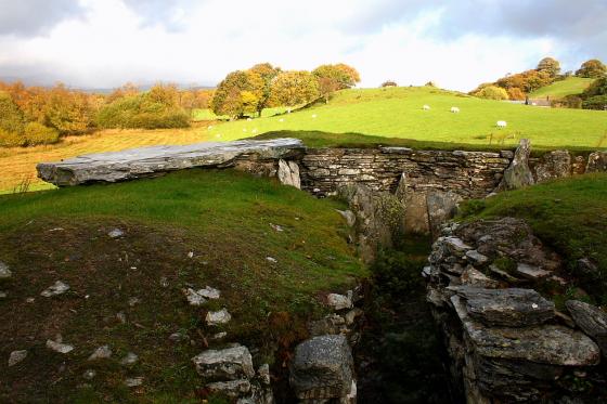 Capel Garmon (Chambered Cairn)