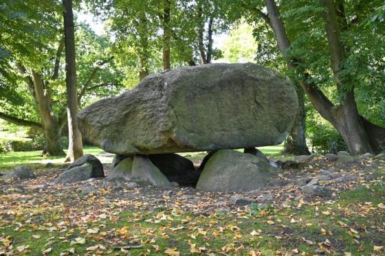 Albersdorf 7 (Dolmen / Quoit / Cromlech)