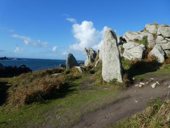 menhirs de Pors-an-toullou et Ar-Verret (Stone Row / Alignment)
