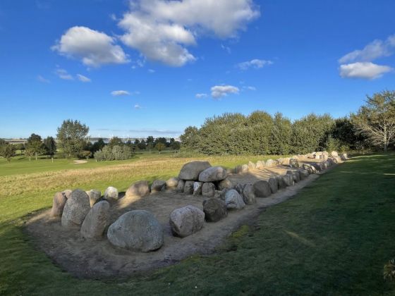 Wulfen (Fehmarn) (Long Barrow)