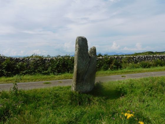 Carragh an Tarbert (Standing Stone / Menhir)