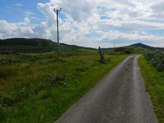 Carragh an Tarbert (Standing Stone / Menhir)