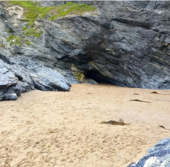 Holywell (Cave / Rock Shelter)