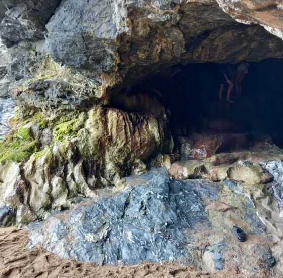 Holywell (Cave / Rock Shelter)