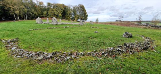 Loanhead of Daviot (Stone Circle)