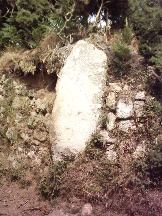 Kemyel 2 (Standing Stone / Menhir)