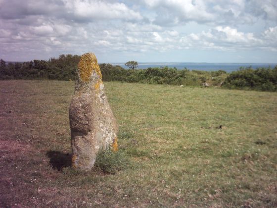 Kemyel (Standing Stone / Menhir)