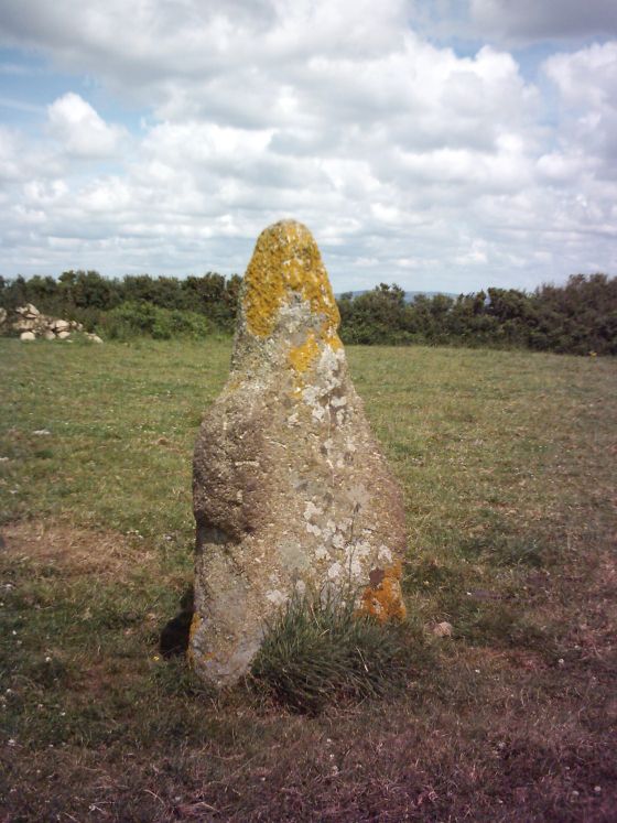 Kemyel (Standing Stone / Menhir)
