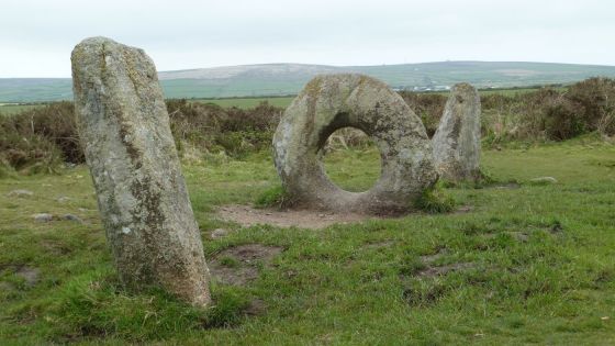 Men-An-Tol (Holed Stone)