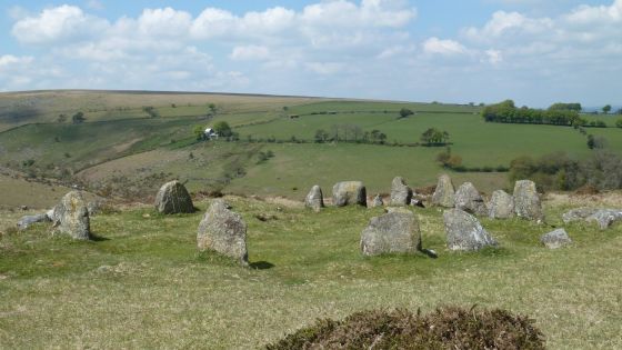 Nine Stones (Cairn circle)