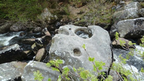 Tolmen Stone (Holed Stone)