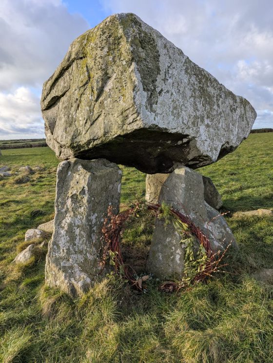 Llech-y-Drybedd (Dolmen / Quoit / Cromlech)