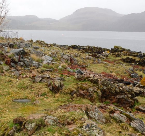 Eilean Carnaich (Cairn(s))