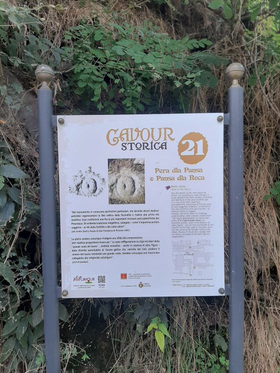 Mother Earth’s pregnant belly (Engraved stone)
