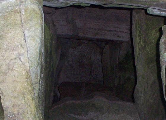 Cairn T (Passage Grave)