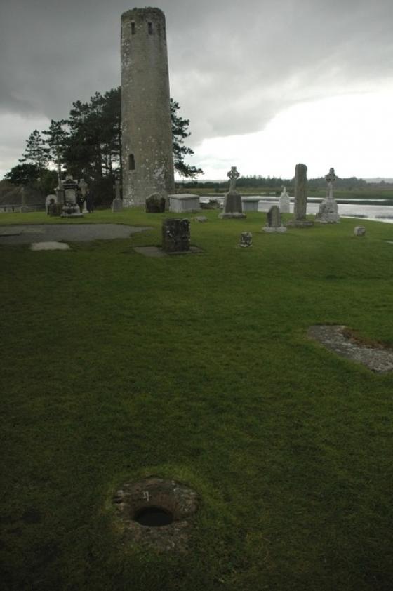 Clonmacnoise (Bullaun Stone)