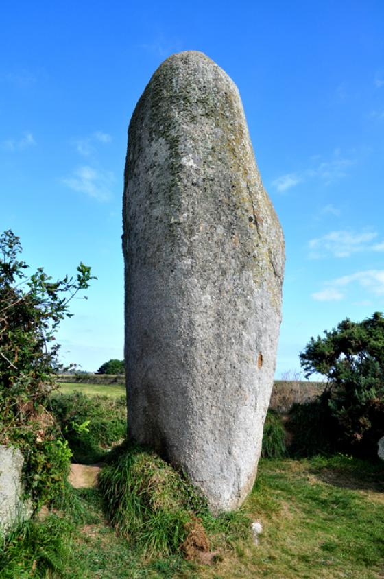 Lannoulouarn (Standing Stone / Menhir)