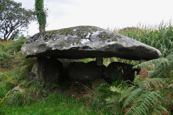Roch Toul (Dolmen / Quoit / Cromlech)