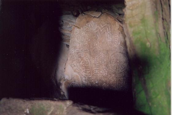 Cairn T (Passage Grave)