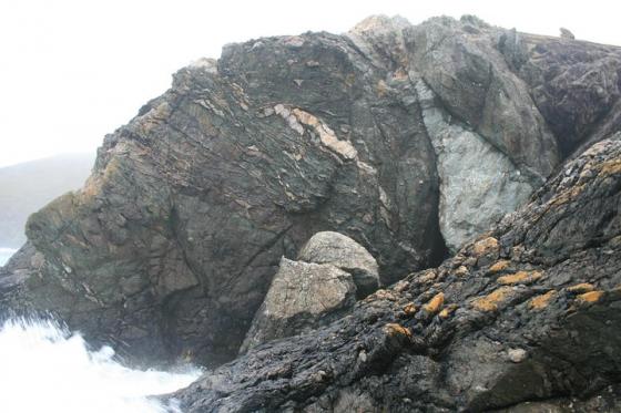 Maen Melyn (Standing Stone / Menhir)