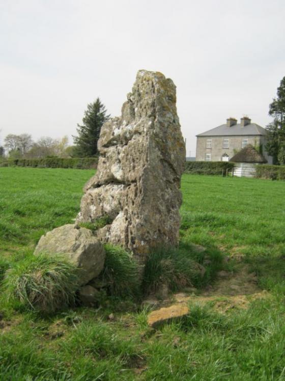 Lislea (Standing Stone / Menhir)