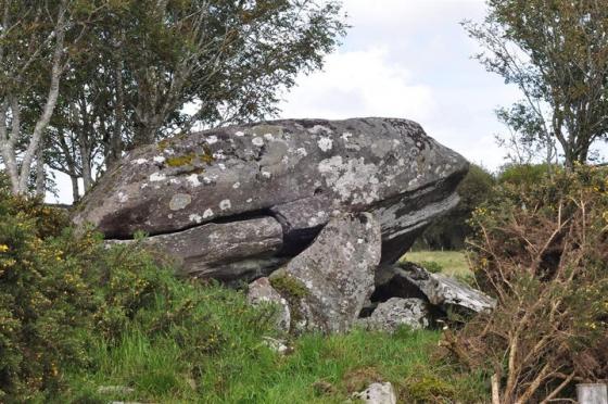 Eskaheen (Portal Tomb)