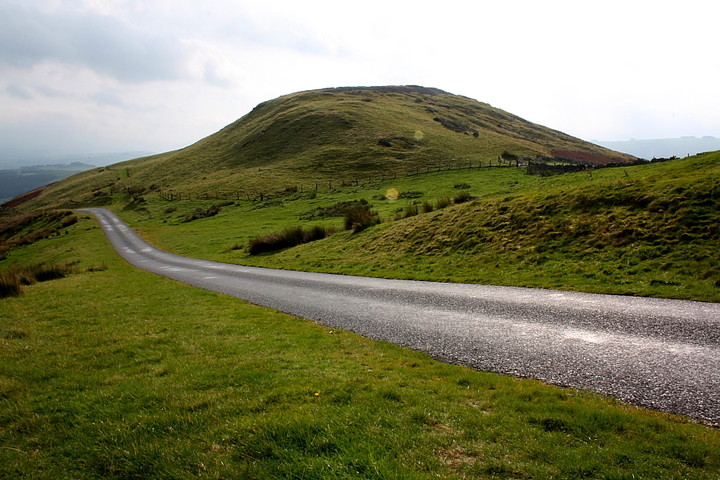 Image of Pen-y-Gaer, Llanidloes (Hillfort) by GLADMAN