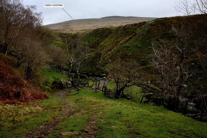 Image of Carn-y-Gigfran (Round Cairn) by GLADMAN