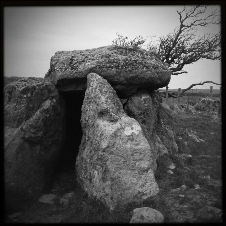 Image of The Hellstone (Dolmen / Quoit / Cromlech) by texlahoma