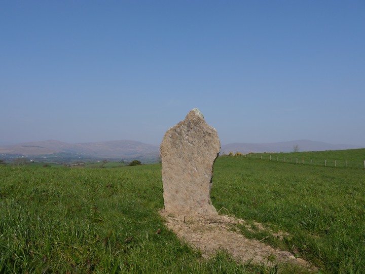 Image of Shandrum Beg (Standing Stone / Menhir) by Meic