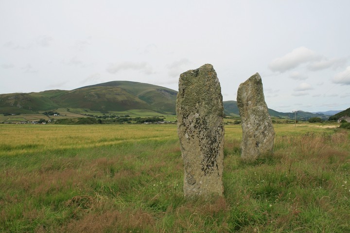 Image of Giant’s Grave (Standing Stones) by postman