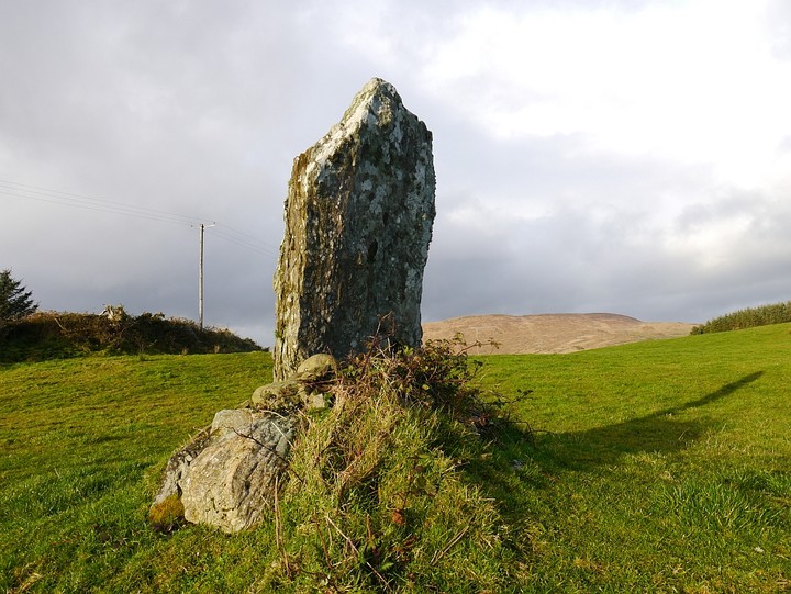 Image of Cappaghmore (Standing Stone / Menhir) by Meic
