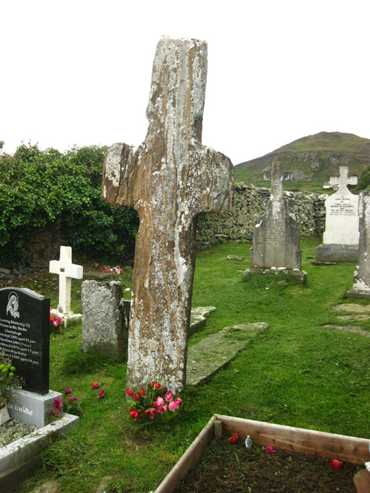 Image of Cluain tSalach (Standing Stone / Menhir) by ryaner