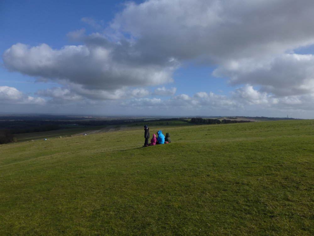 Image of Uffington Castle Round Barrow (Round Barrow) by thesweetcheat