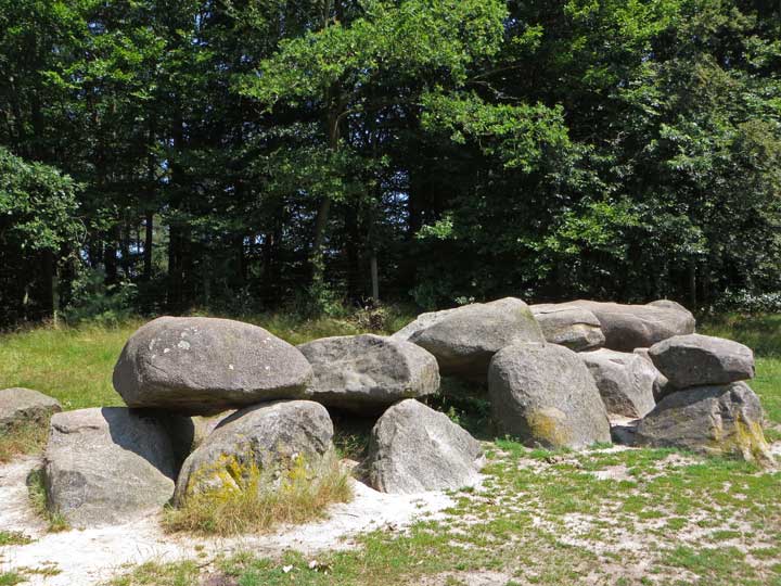 Image of D1 Steenbergen (Hunebed) by LesHamilton