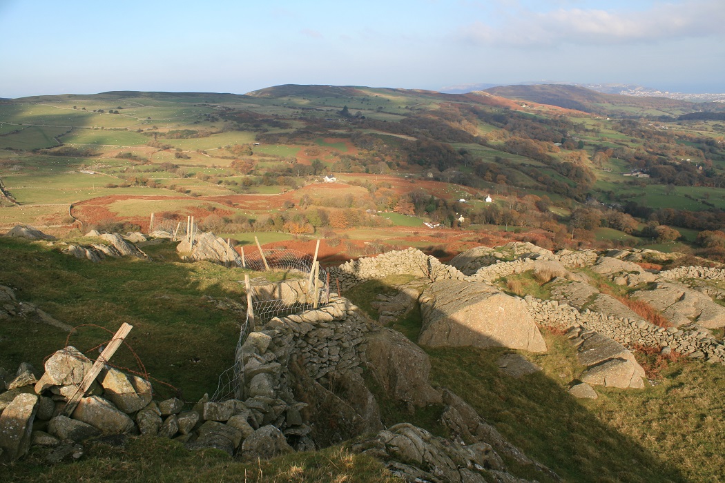Image of Cerrig-y-Ddinas (Hillfort) by postman