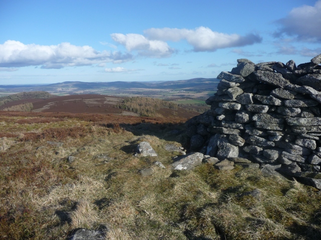 Image of Lord Arthur’s Hill (Cairn(s)) by drewbhoy