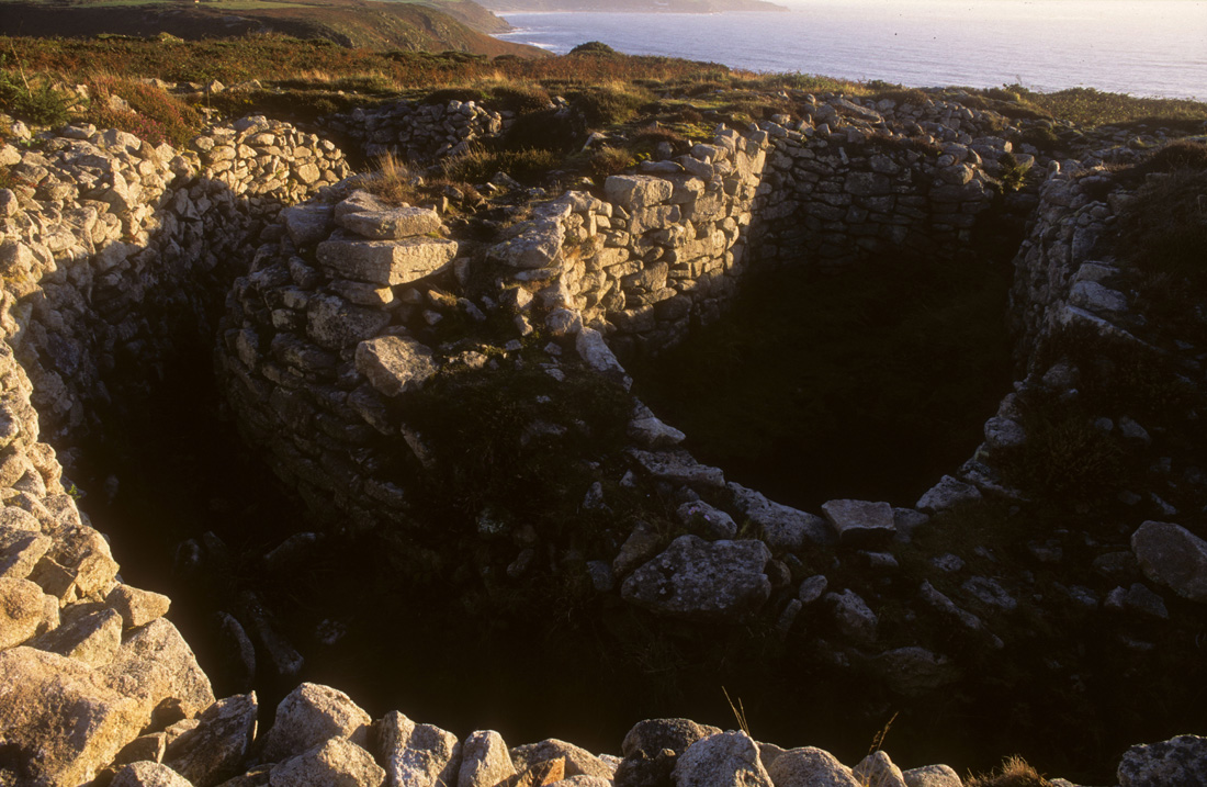 Image of Carn Gluze (Chambered Cairn) by Crazylegs14