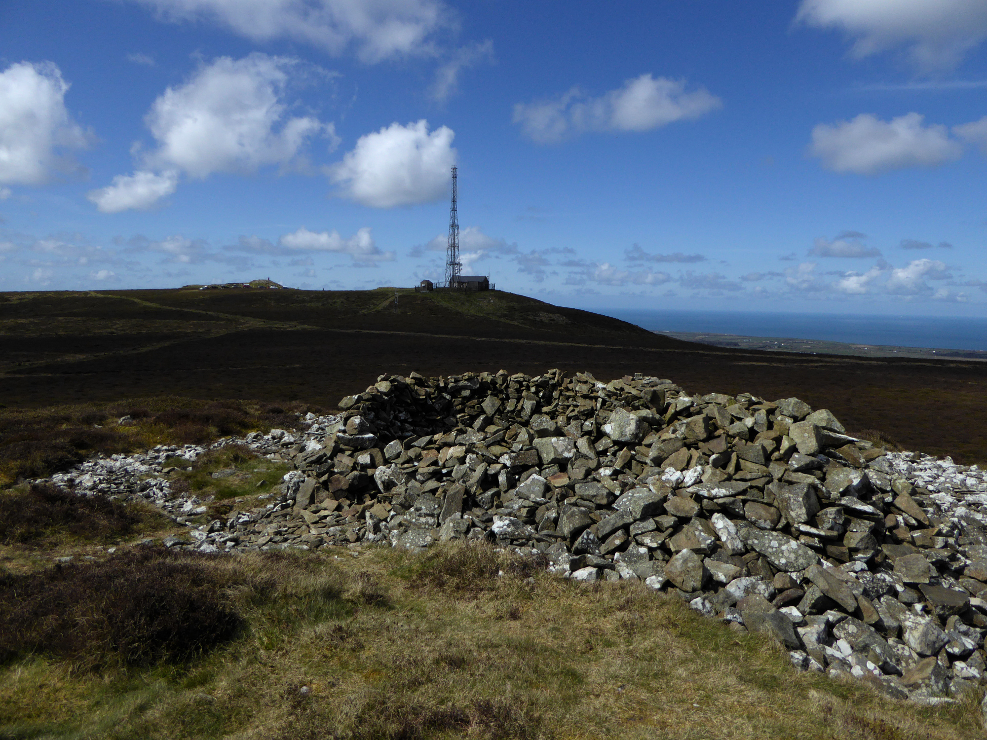 Image of Mynydd Rhiw (Barrow / Cairn Cemetery) by thesweetcheat