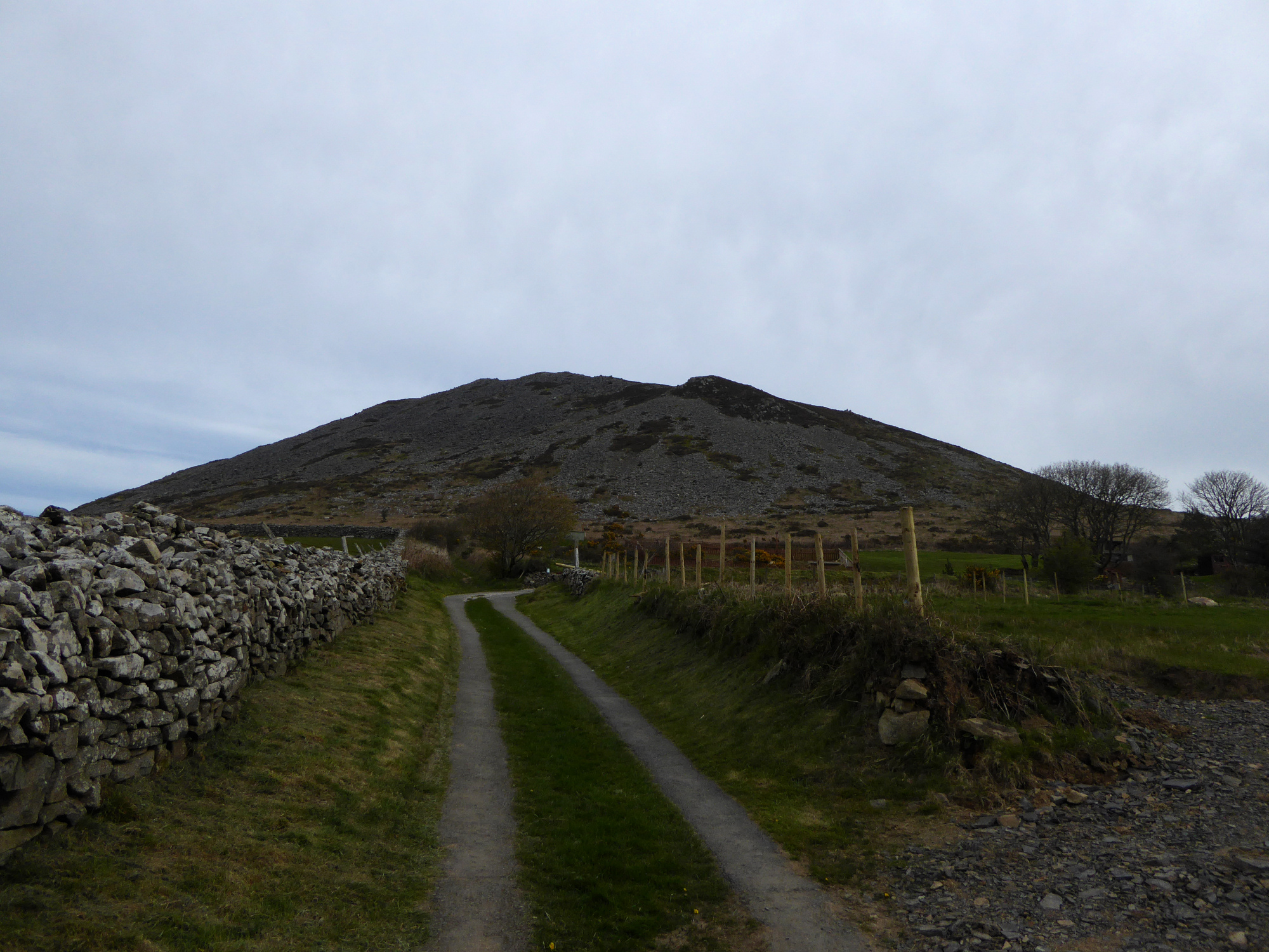Image of Carn Fadryn (Hillfort) by thesweetcheat