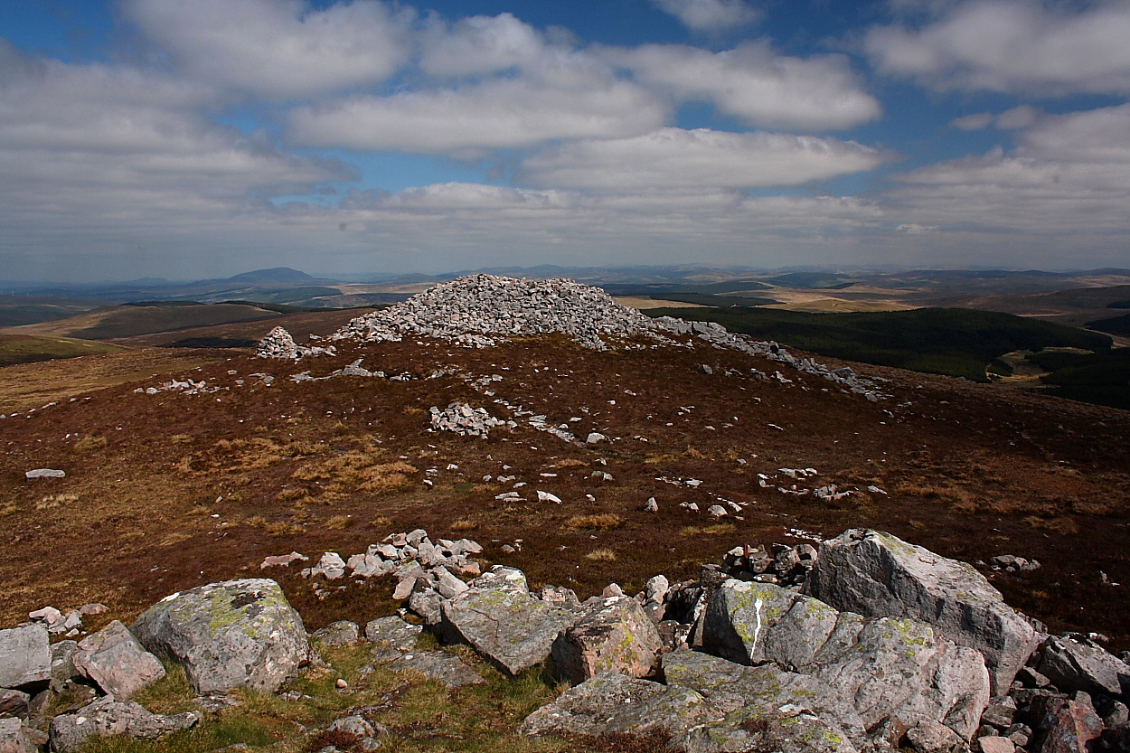Image of Cairn Table (Cairn(s)) by GLADMAN