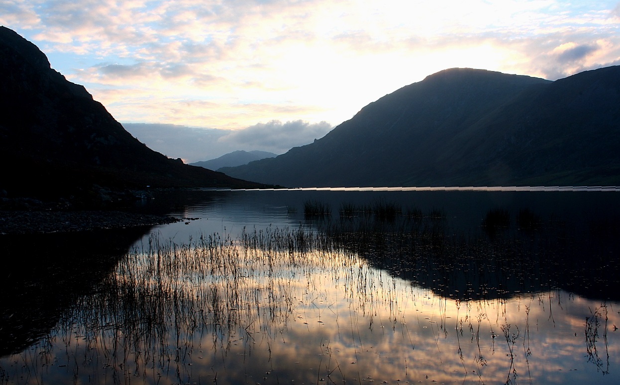 Image of Pen Llithrig y Wrach (Round Cairn) by GLADMAN