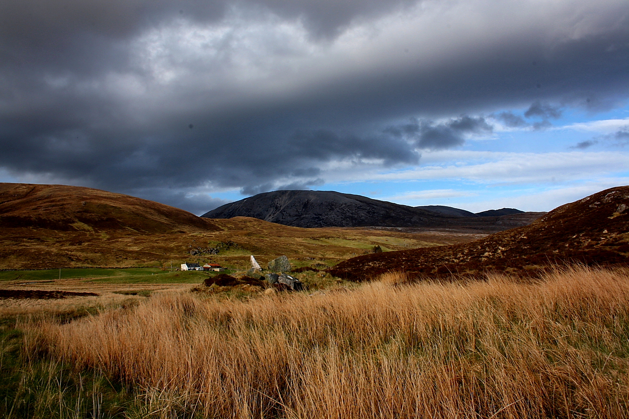 Image of Lyne (Chambered Cairn) by GLADMAN