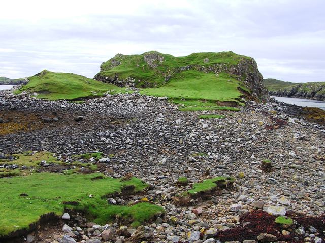 Image of Dun Stuaidh (Promontory Fort) by drewbhoy